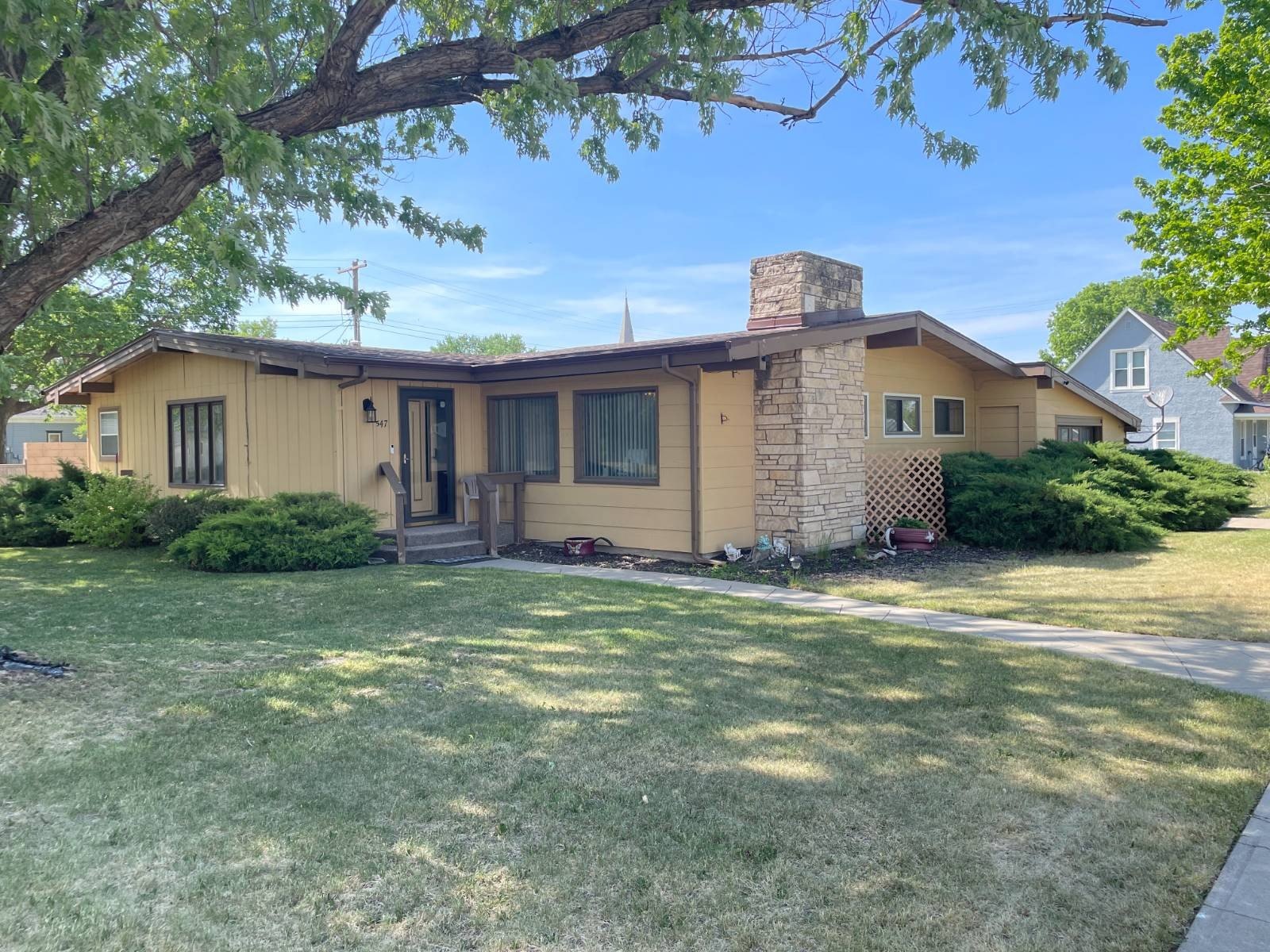 Single Family 3BR 2BA - 547 N Main Street, Long Pine, NE