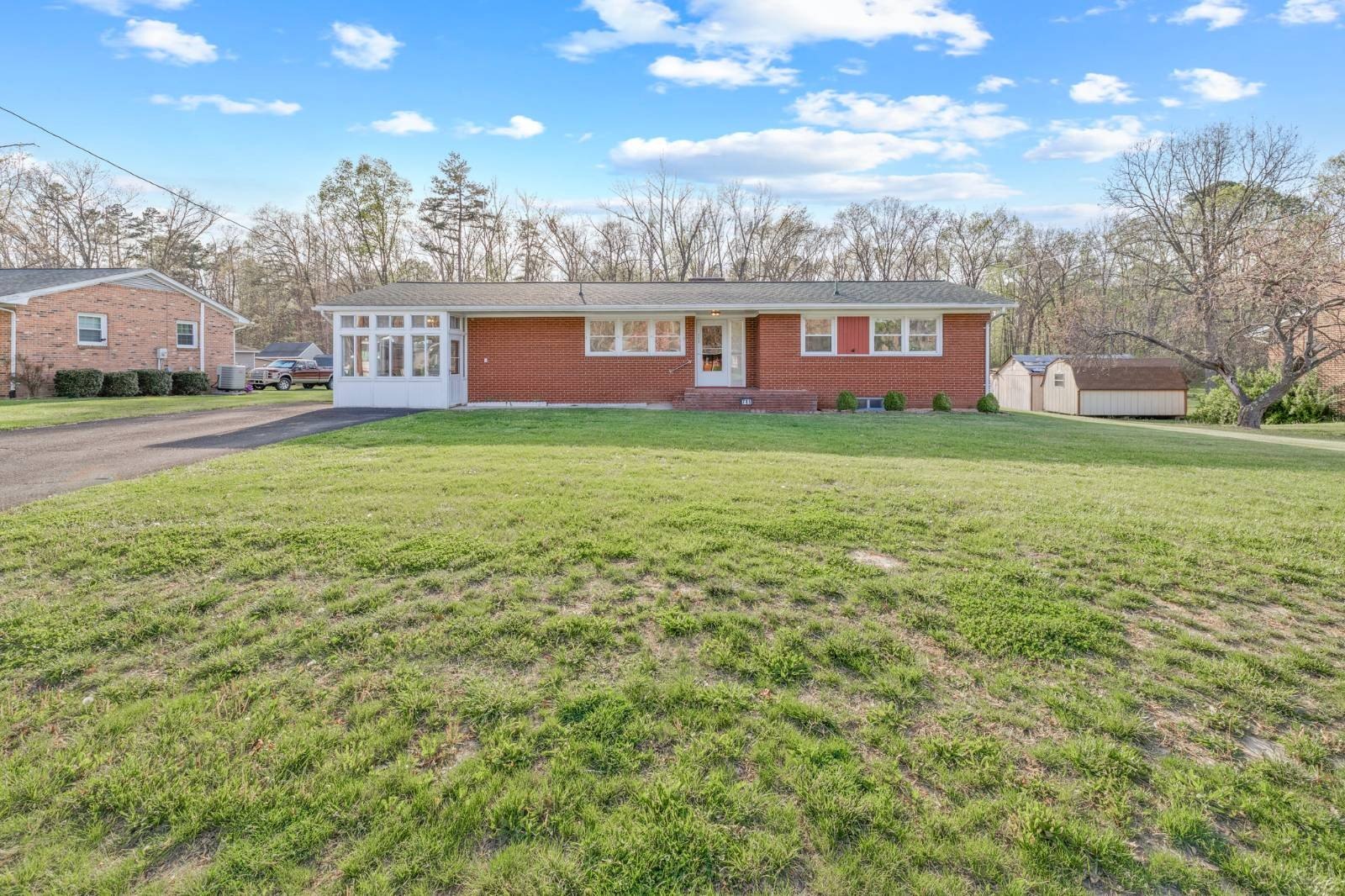 Single Family 2BR 1BA - 711 Mount Torrey Rd, Lyndhurst, VA