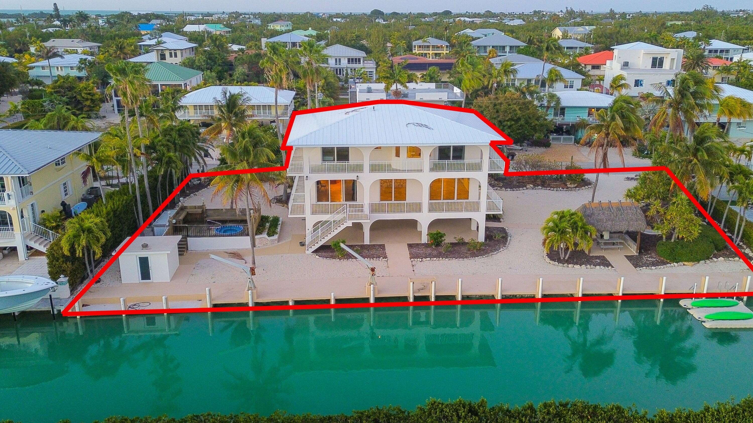Single Family 4BR 5BA - 228 W Seaview Circle, Duck Key, FL