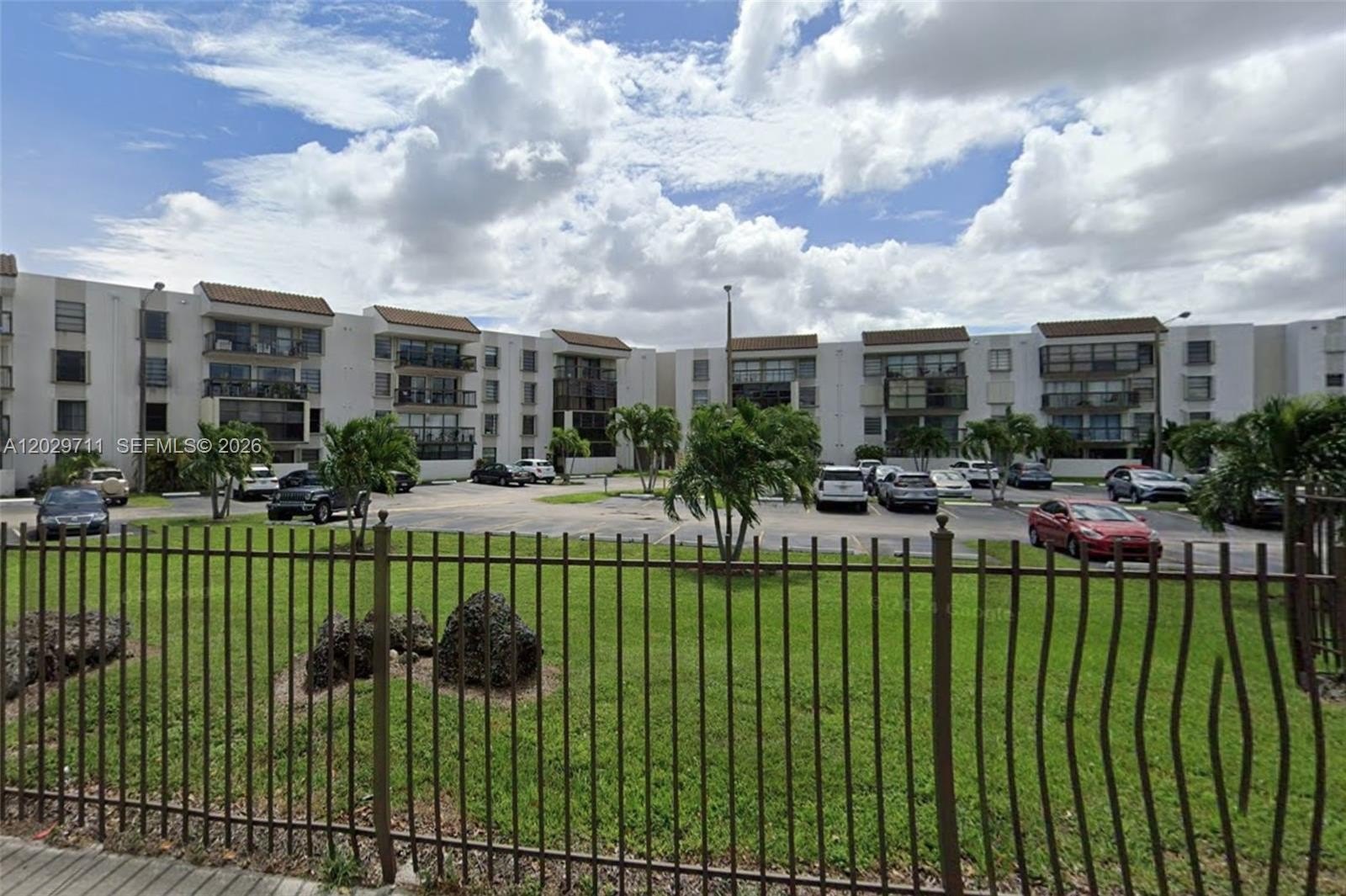 Condo 2BR 2BA - 1300 SW 122nd Ave, Miami, FL