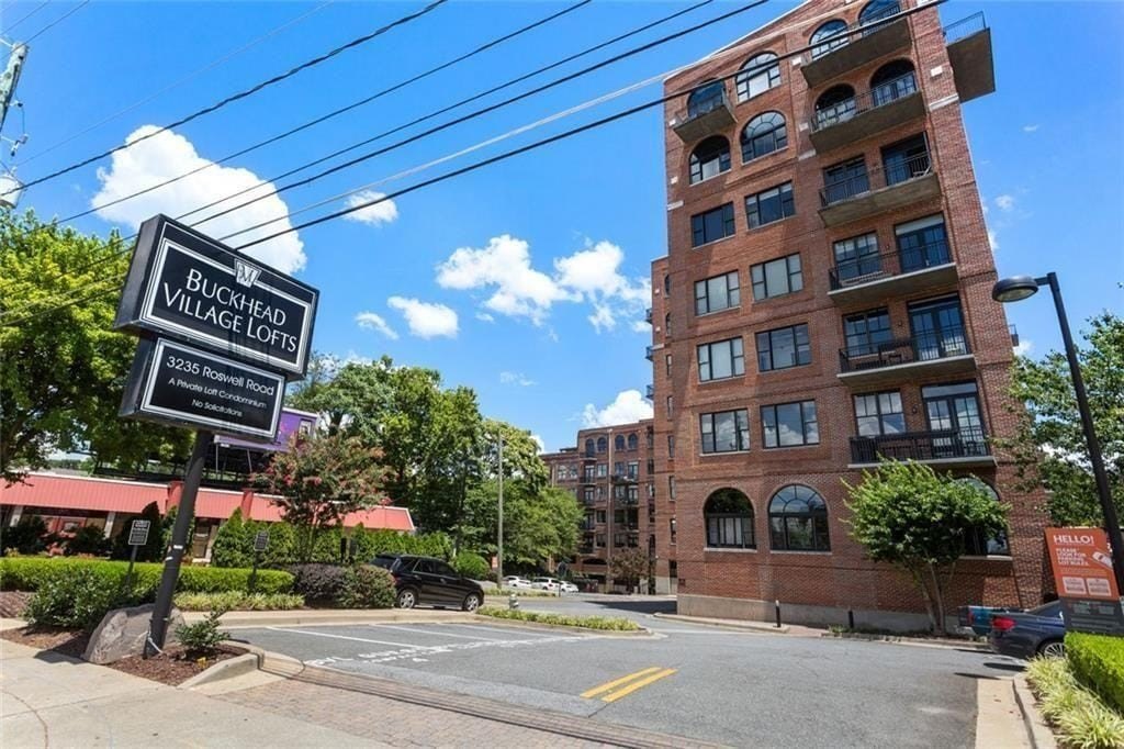 Condo 2BR 2BA - 3235 Roswell Road NE #703, Atlanta, GA
