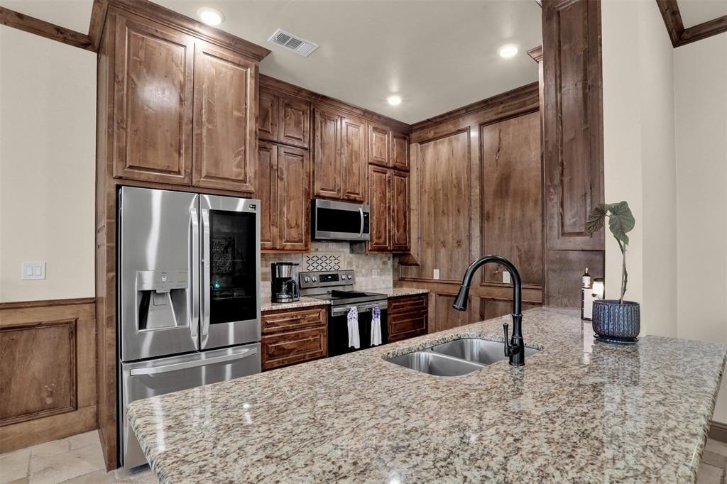 Single Family 5BR 3BA - 231 Orduna Street, Trenton, TX