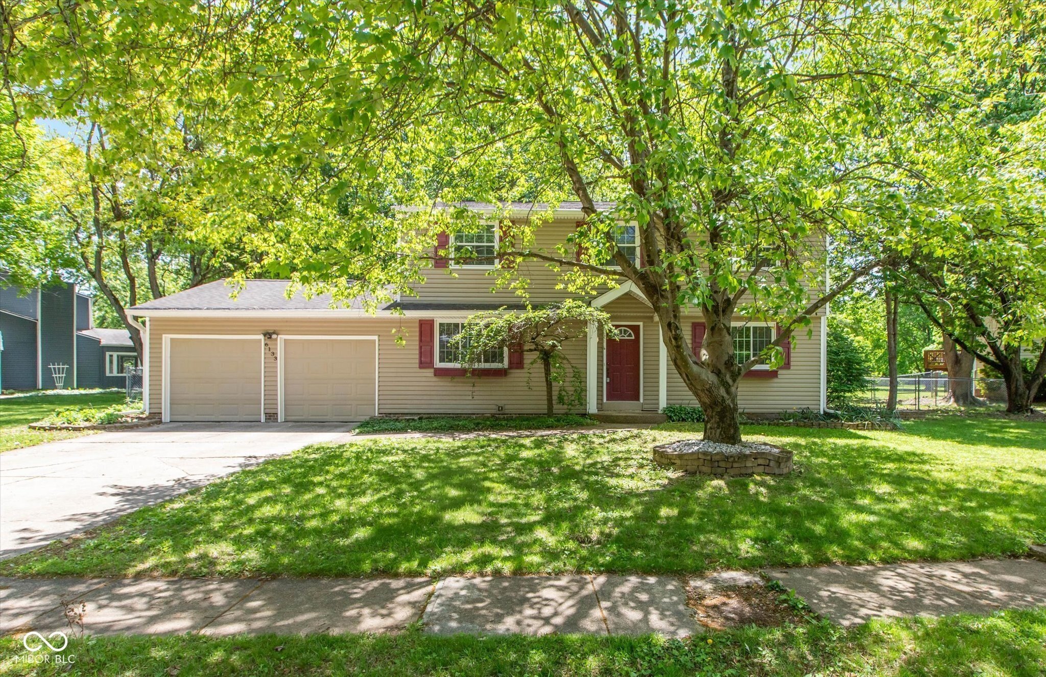 Single Family 4BR 3BA - 6133 Drawbridge Lane, Indianapolis, IN