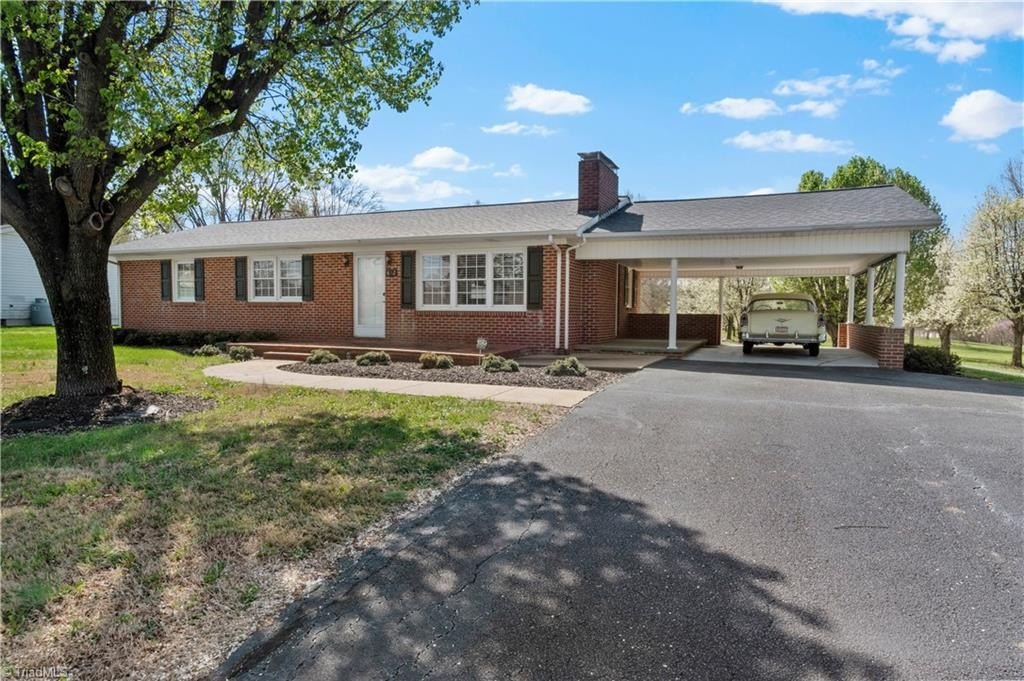 Single Family 3BR 1BA - 612 Main Street, Boonville, NC