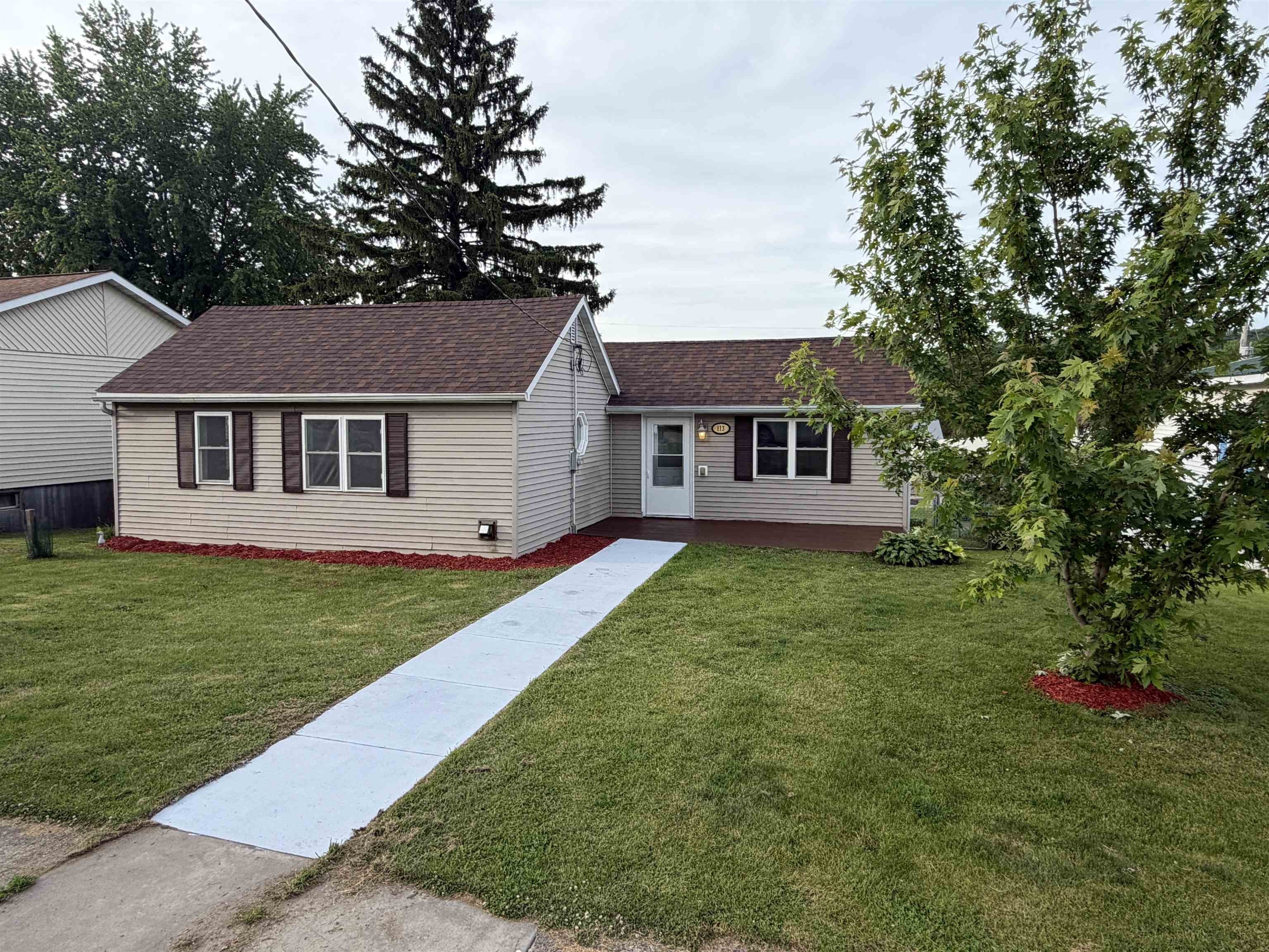 Single Family 2BR 1BA - 113 E Hall Street, Kendall, WI