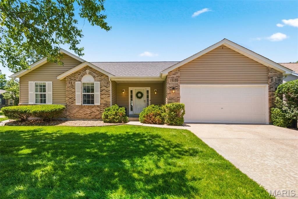 Single Family 3BR 3BA - 1075 Reddington Timbers Drive, St Charles, MO