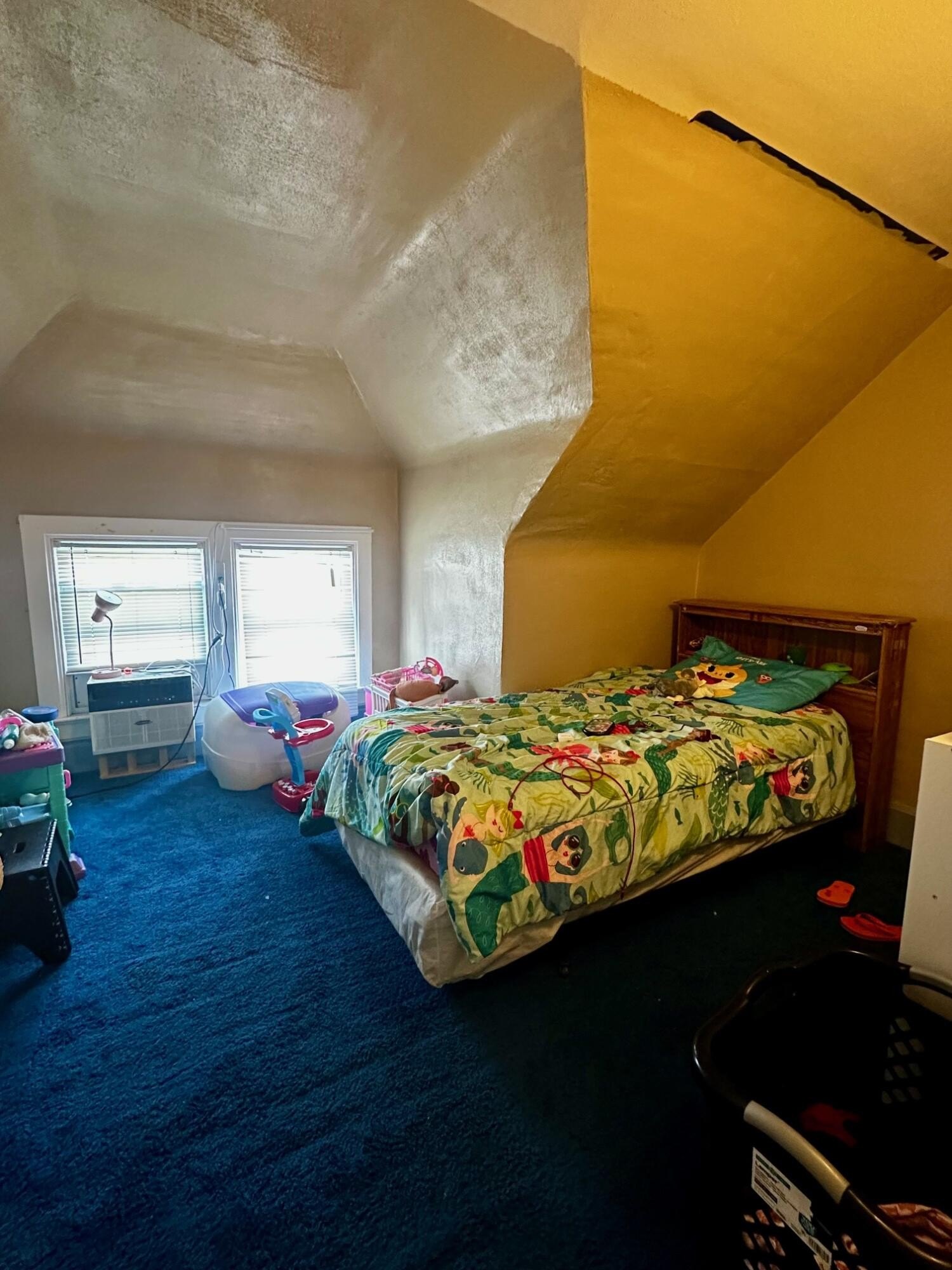 Single Family 3BR 1BA - 916 S 1st Street, Aberdeen, SD