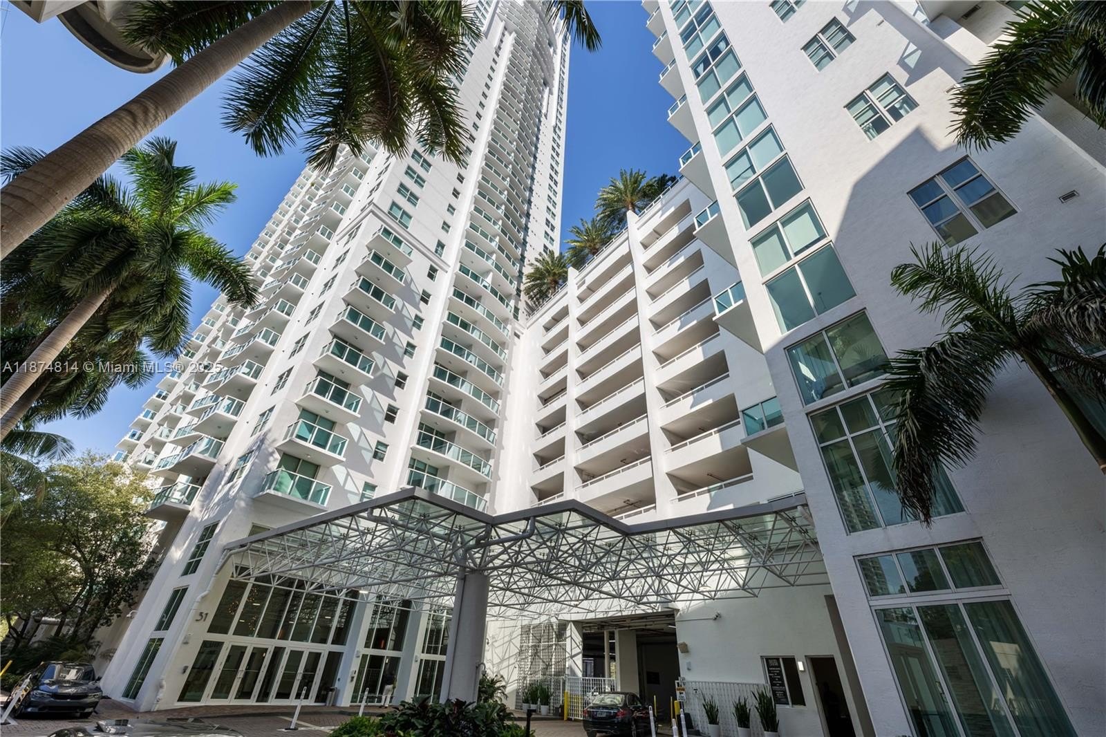 Condo 1BR 2BA - 41 SE 5th St, Miami, FL