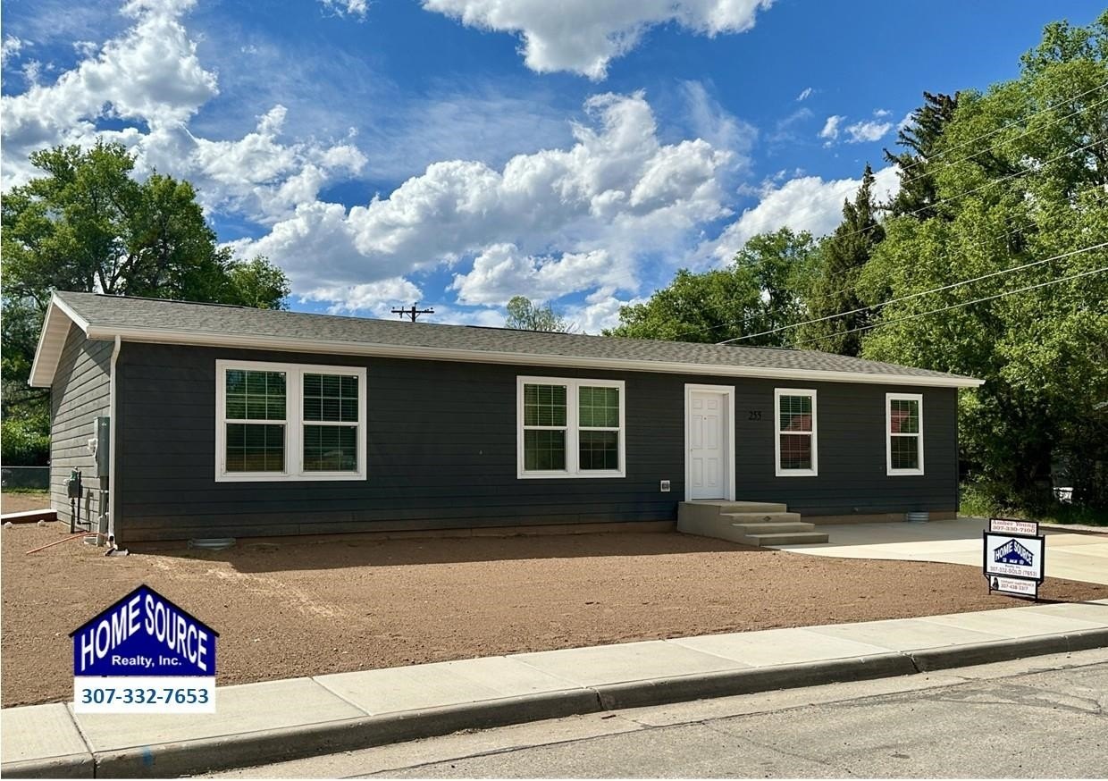 Single Family 3BR 2BA - 255 N 9th, Lander, WY
