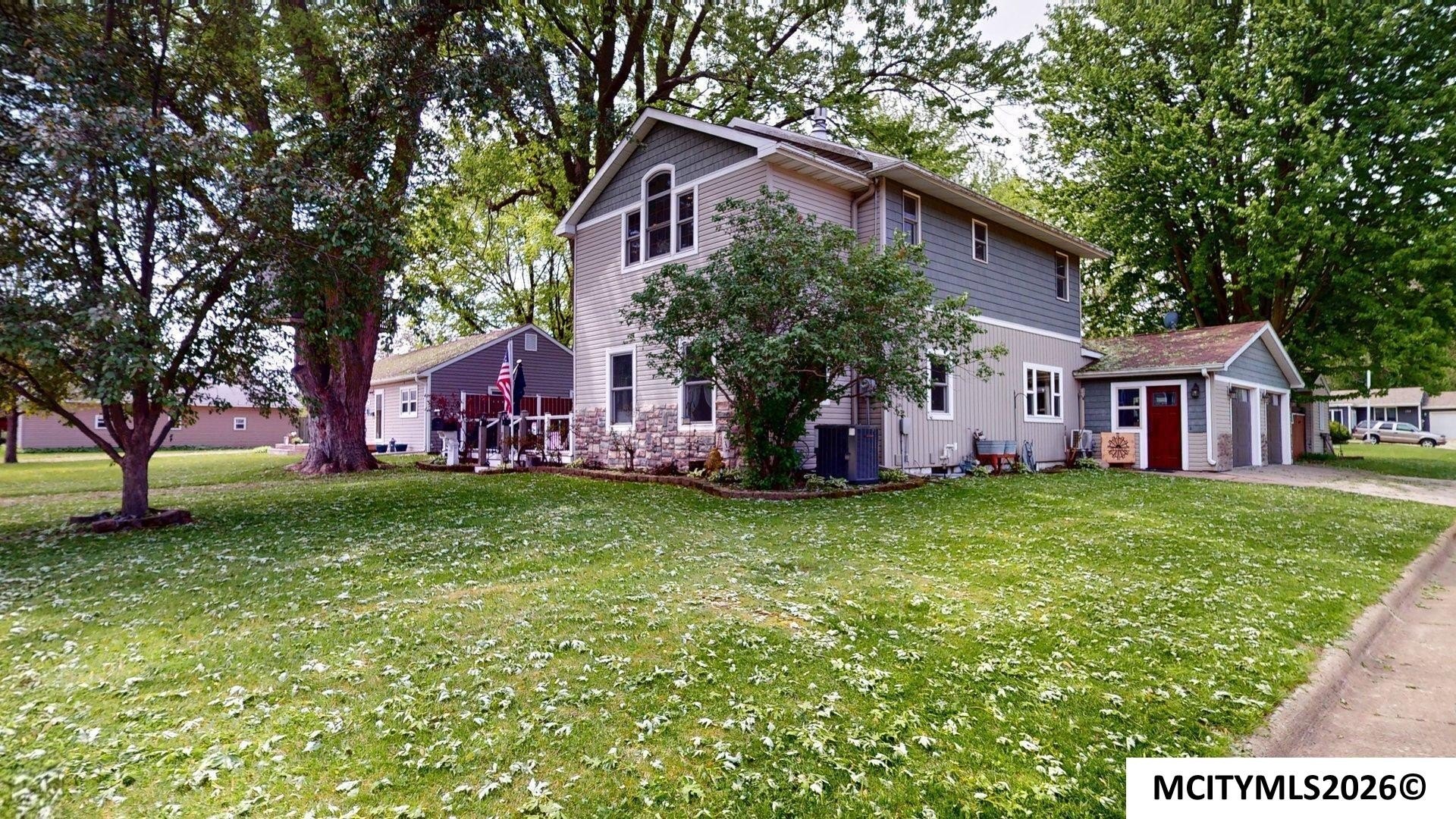 Single Family 5BR - 715 S 12th St, CLEAR LAKE, IA