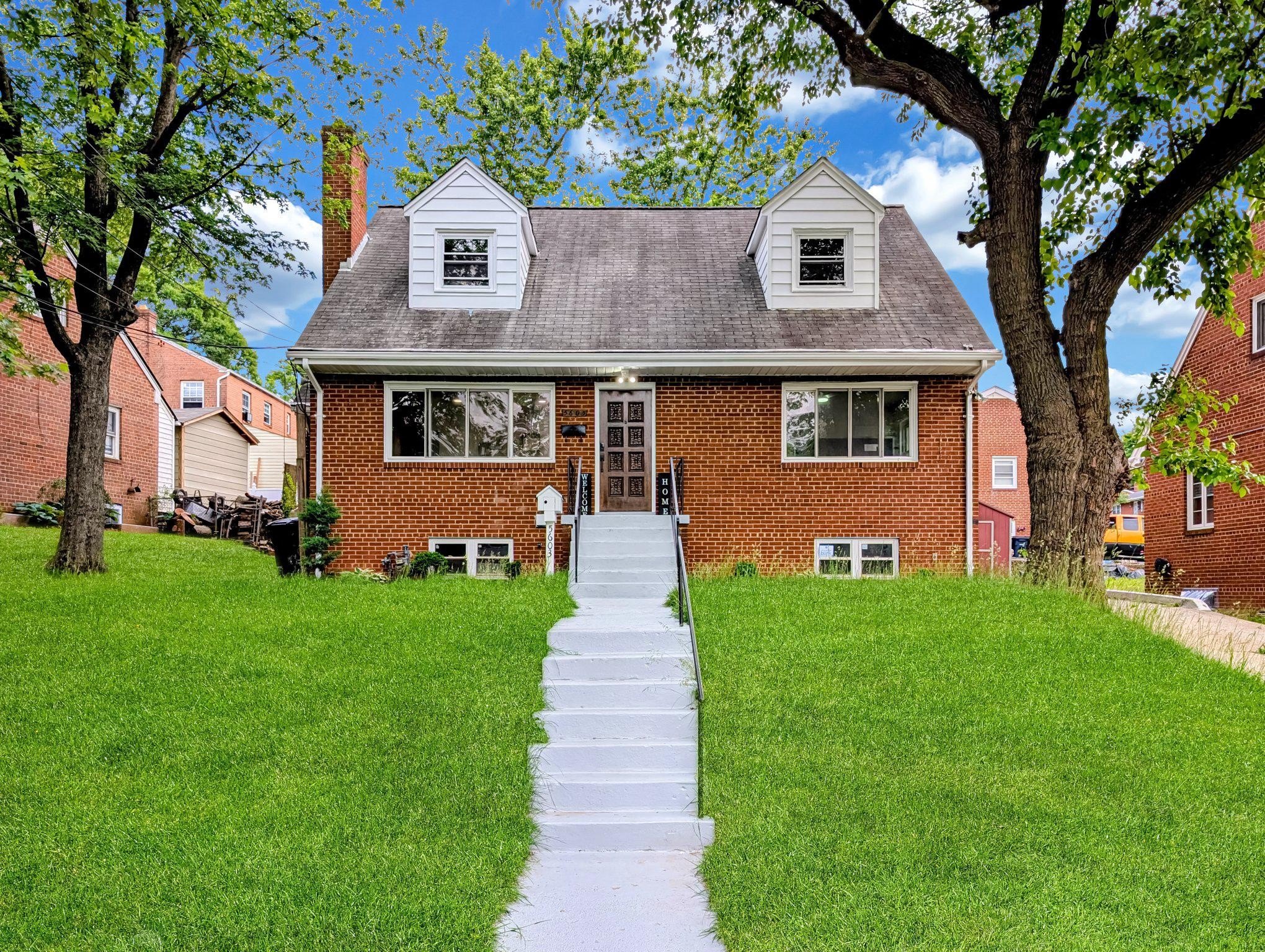 Single Family 6BR 3BA - 5603 NEWTON ST, HYATTSVILLE, MD