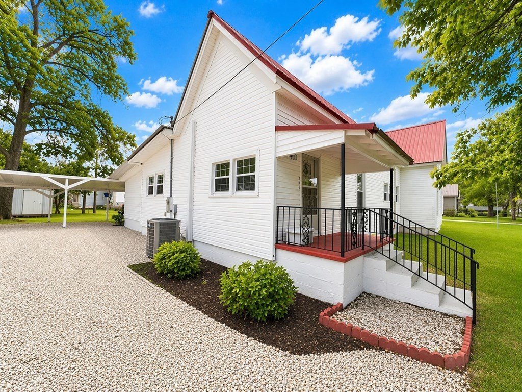 Single Family 3BR 2BA - 201 River, Columbia, AL