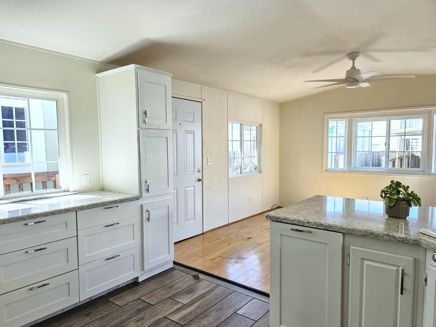 Manufactured Housing 1BR 1BA - 170 W Cliff DR 40, SANTA CRUZ, CA