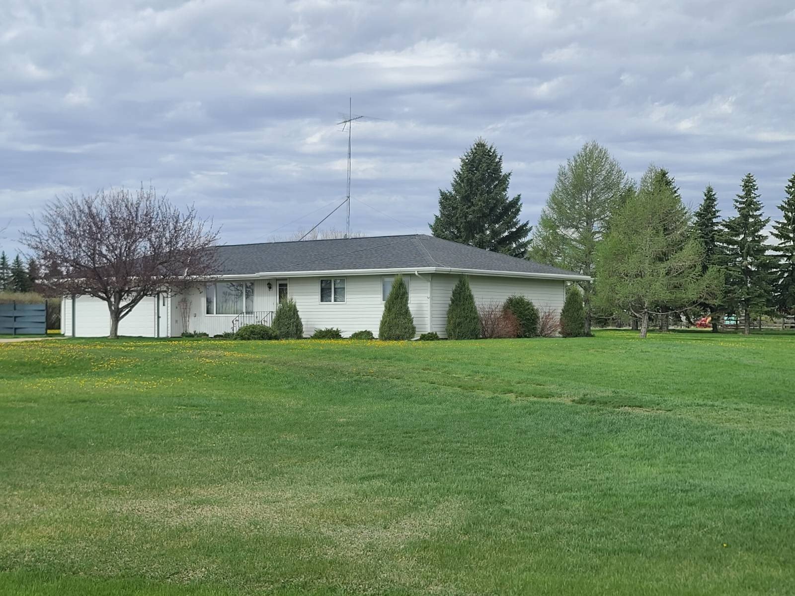 Single Family - 8625 11th Ave. NW, BOTTINEAU, ND