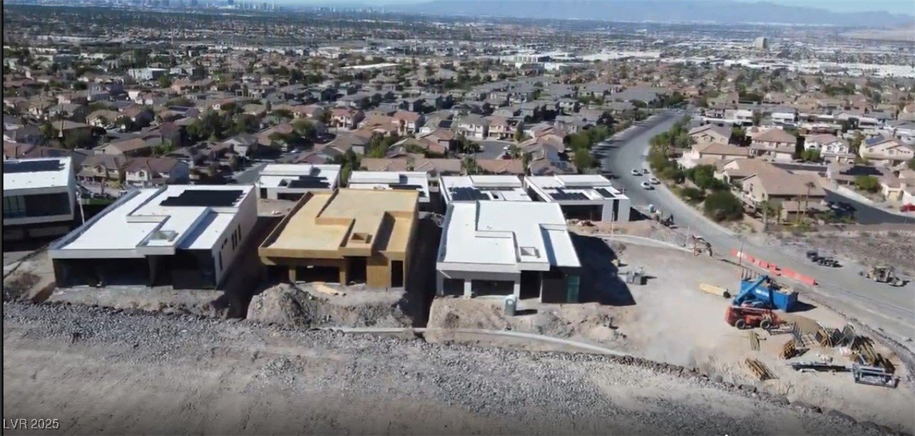 Single Family 4BR 4BA - 1192 Royal Tesla Court, Henderson, NV