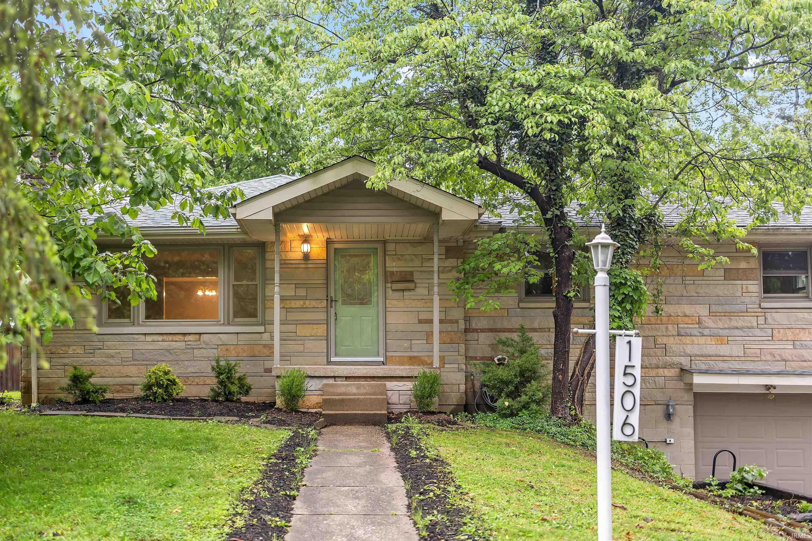 Single Family 4BR 3BA - 1506 S Nancy Street, Bloomington, IN