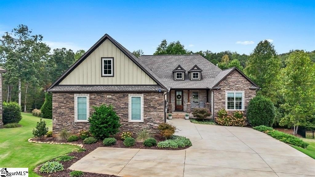 Single Family 5BR 5BA - 383 Island Green Lane, Inman, SC