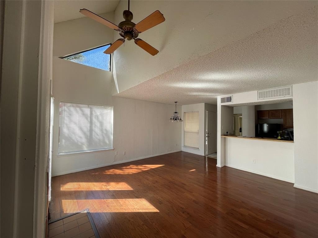 Condo 1BR 1BA - 9811 Walnut Street, Dallas, TX