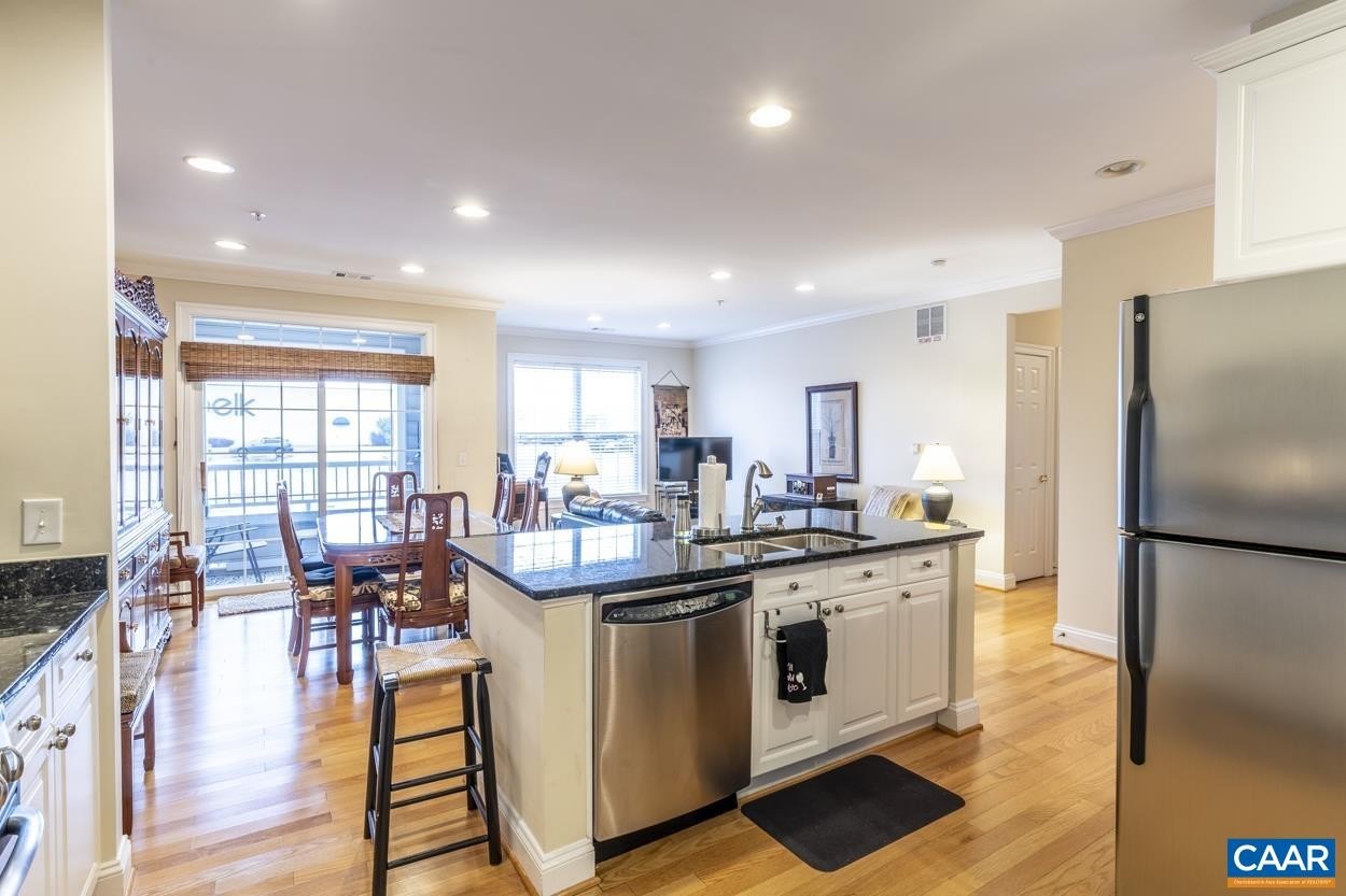 Condo 3BR 3BA - 1051 GLENWOOD STATION LN, CHARLOTTESVILLE, VA