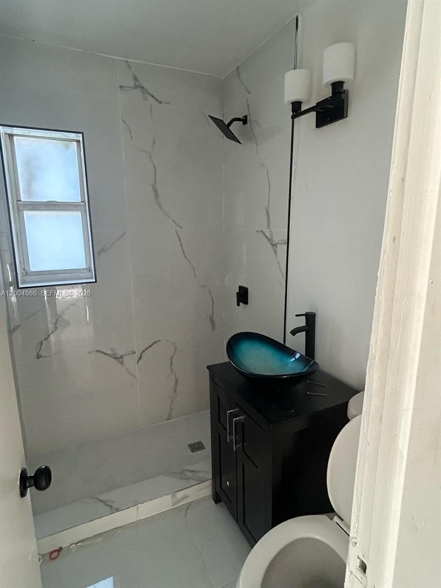 Single Family 4BR 2BA - 365 NW 188th St, Miami Gardens, FL