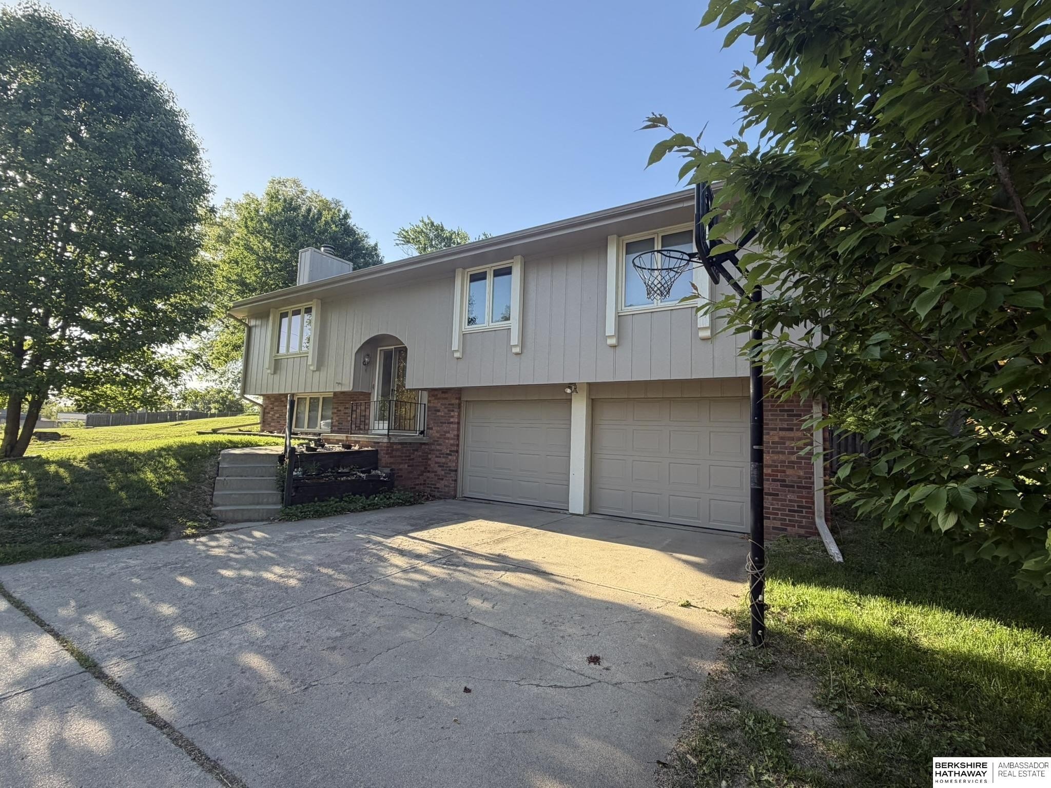 Single Family 3BR 3BA - 14421 Weir Plaza, Omaha, NE