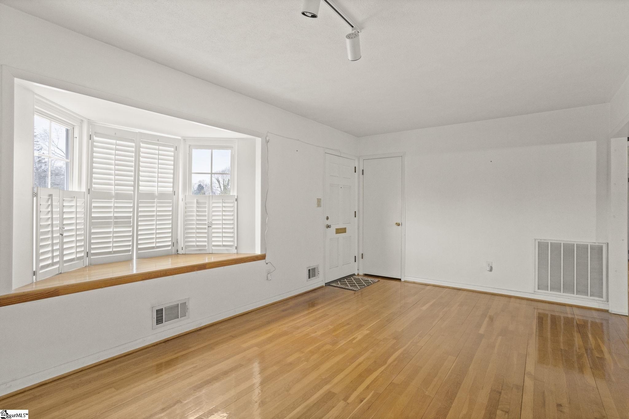 Single Family 3BR 2BA - 457 Hawthorne Road, Spartanburg, SC