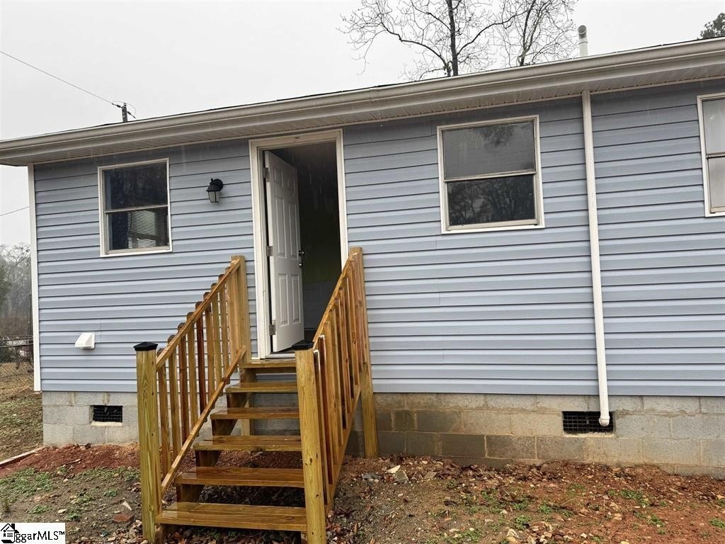 Single Family 3BR 1BA - 22 Stevens Street, Laurens, SC
