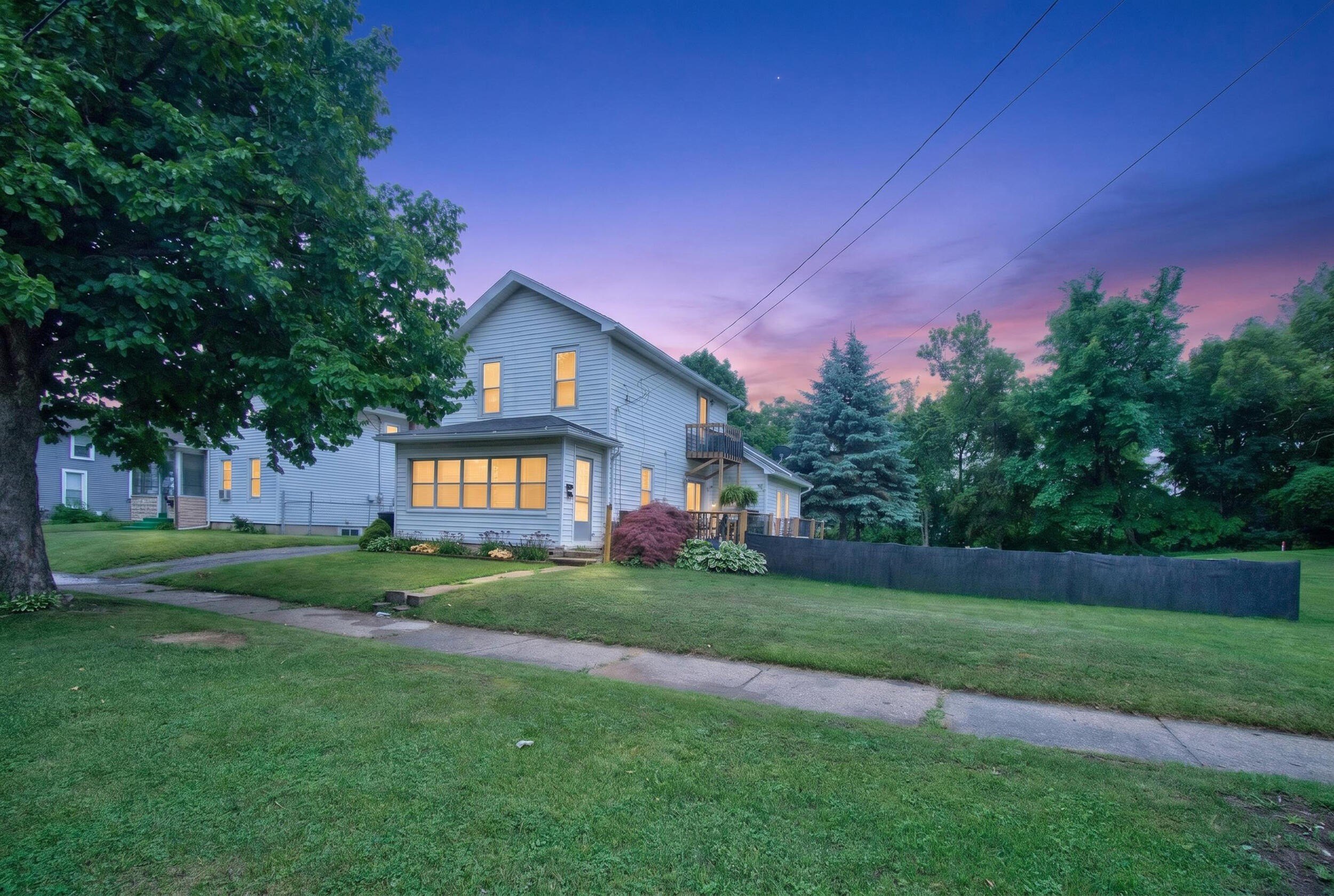 Single Family 3BR 2BA - 663 Oakhill Avenue, Jackson, MI