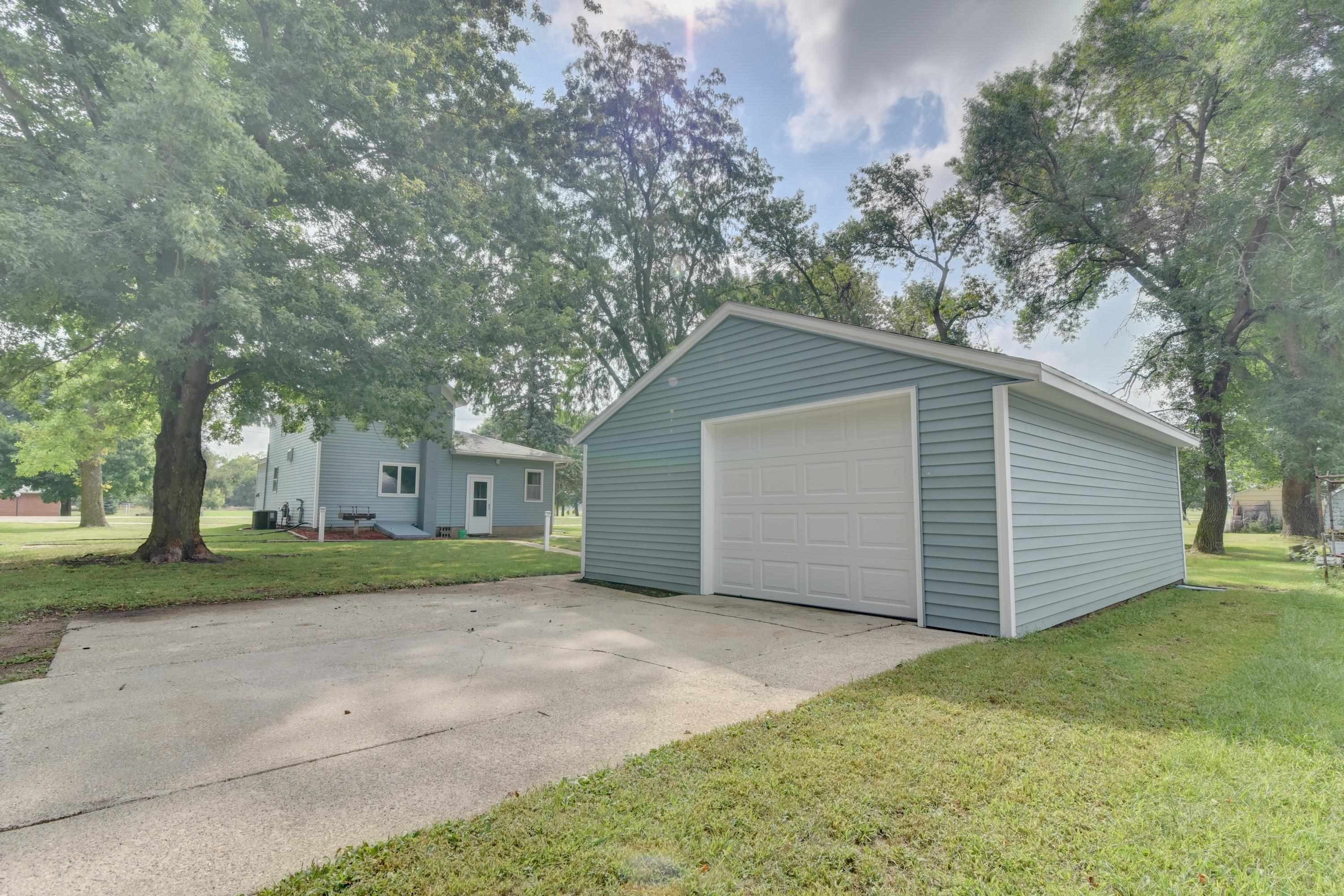 Single Family 3BR - 501 South Wilson Avenue, Graettinger, IA