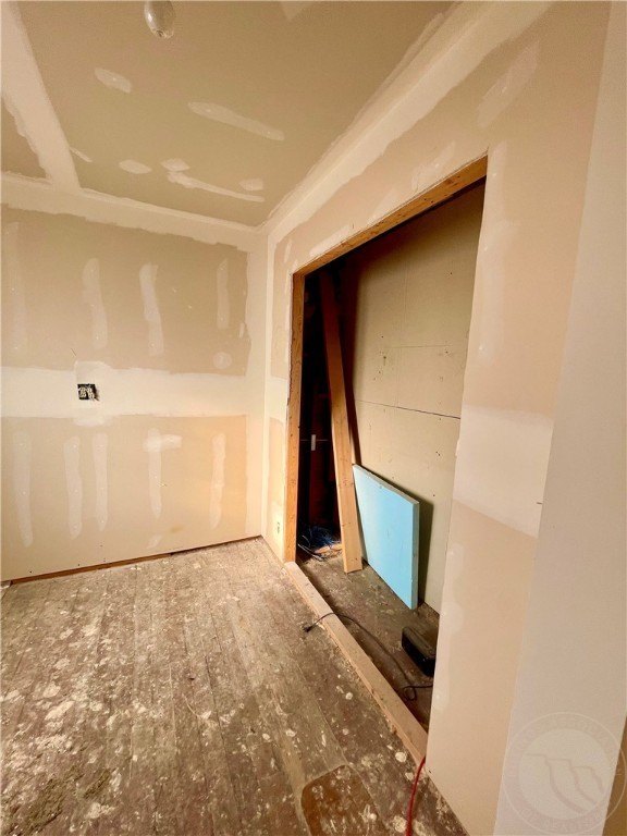 Single Family 2BR 1BA - 0 New York, Other-See Remarks, MT