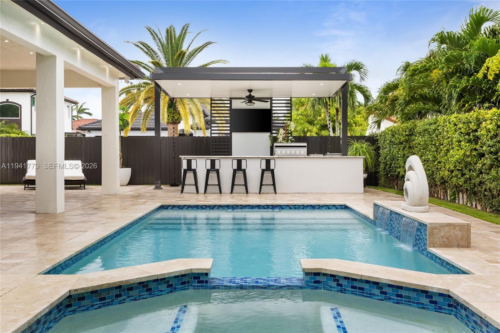 Single Family 5BR 3BA - 5324 SW 164 Ct, Miami, FL
