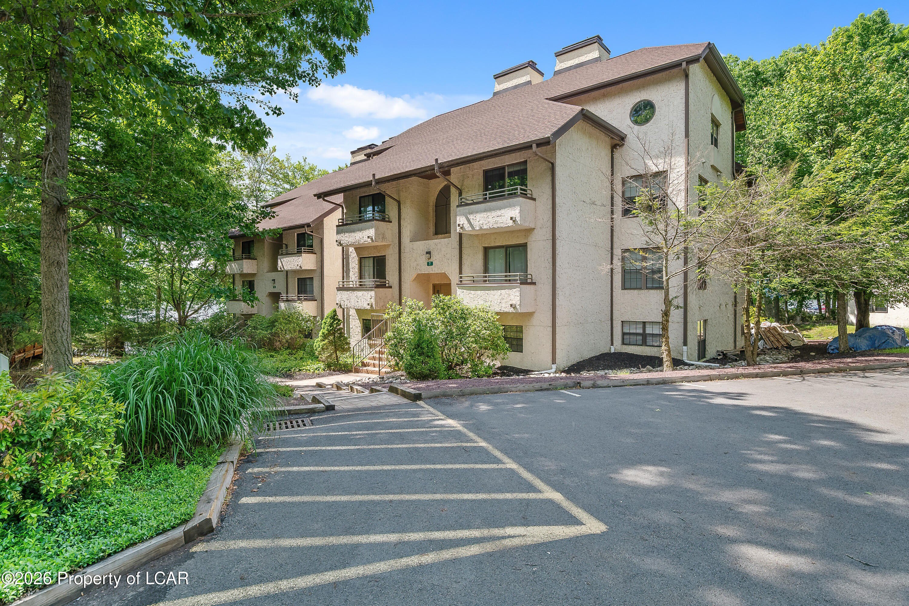 Single Family 2BR 2BA - 7 #202 Midlake Drive, Lake Harmony, PA