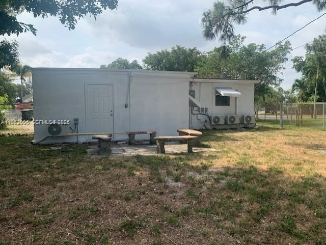 Single Family 3BR 1BA - 243 SW 21st Way, Fort Lauderdale, FL