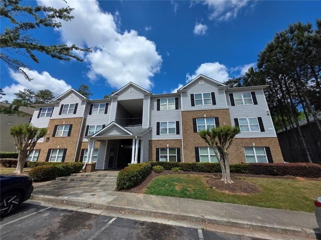 Condo 3BR 2BA - 6102 Fairington Ridge Circle, Lithonia, GA