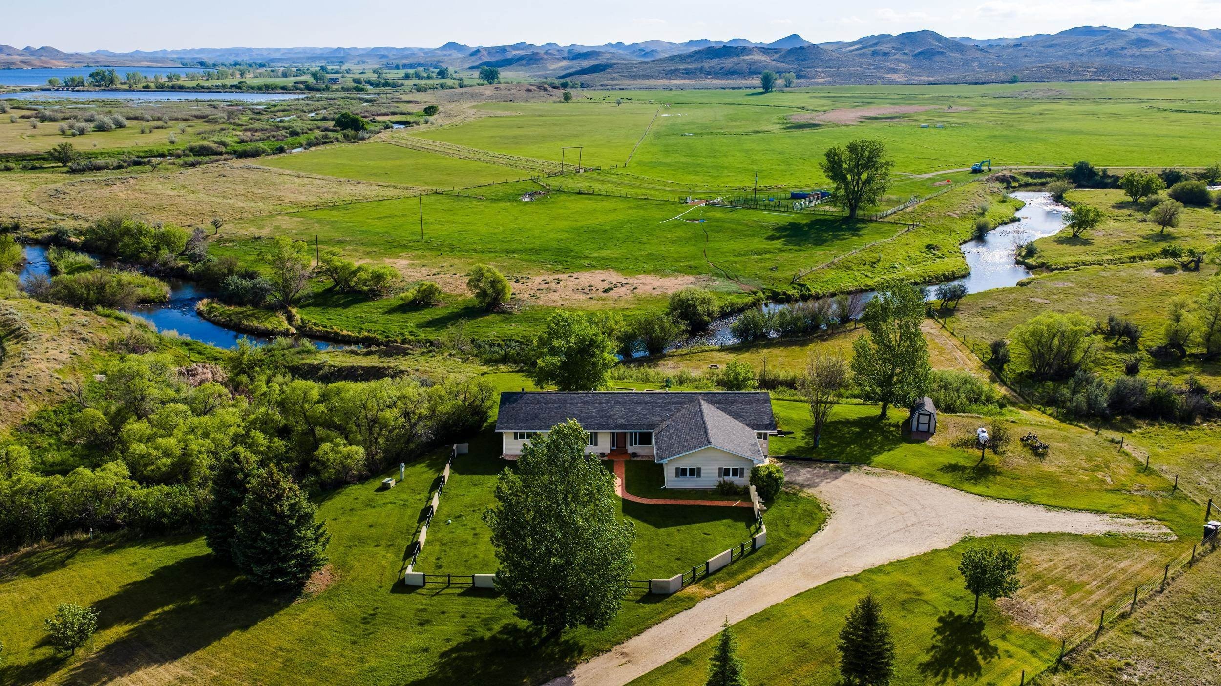 Single Family 3BR 2BA - 503 US Hwy 16 East, Buffalo, WY