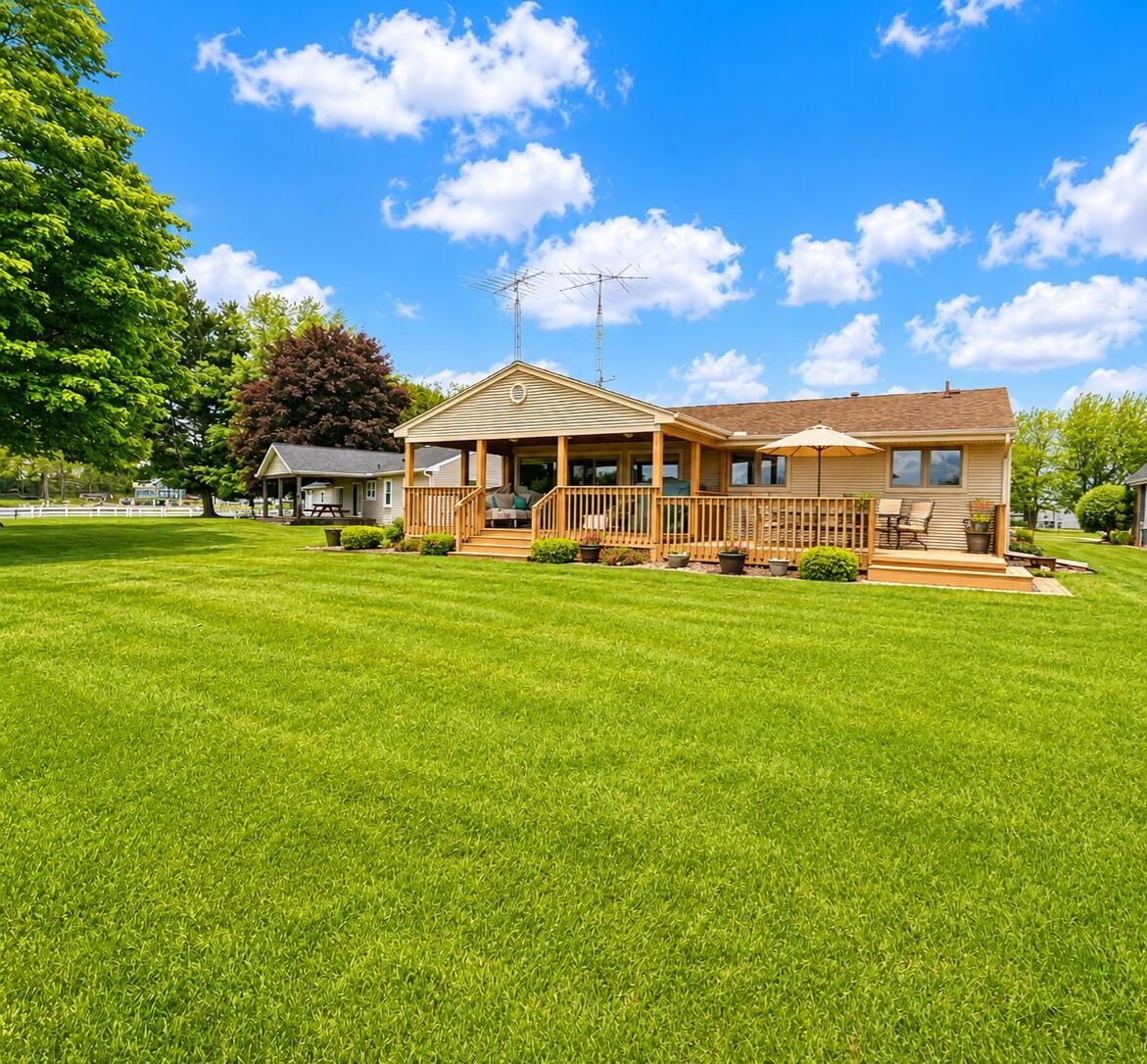 Single Family 3BR 2BA - 173 S Grand Pointe Drive, Brooklyn, MI