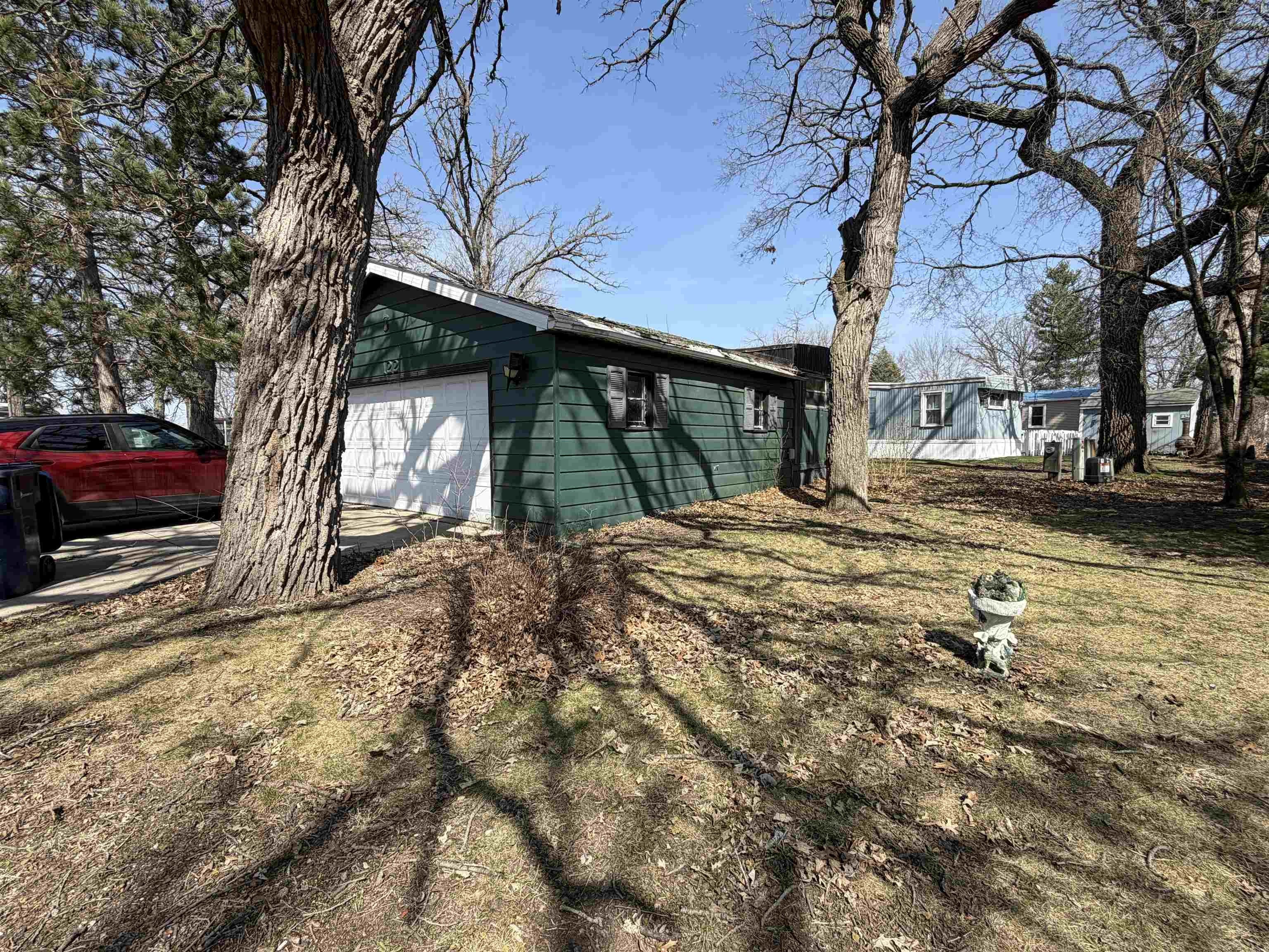 Manufactured Housing 2BR 1BA - 122 Falling Creek Circle, Janesville, WI