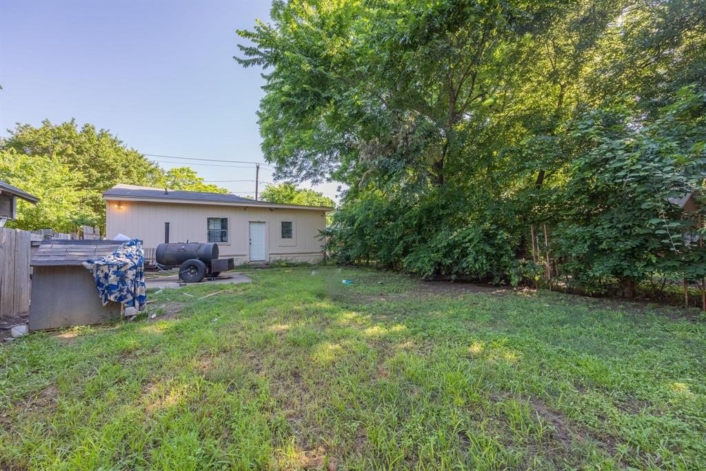 2706 Dorris  