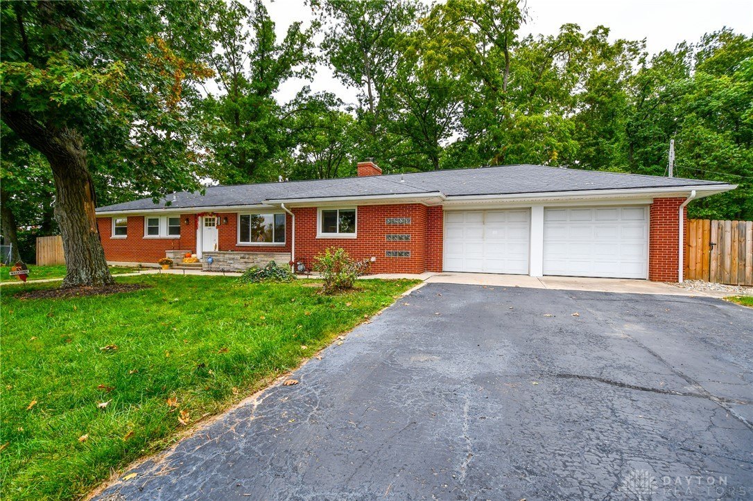 7821 Lois Cir  