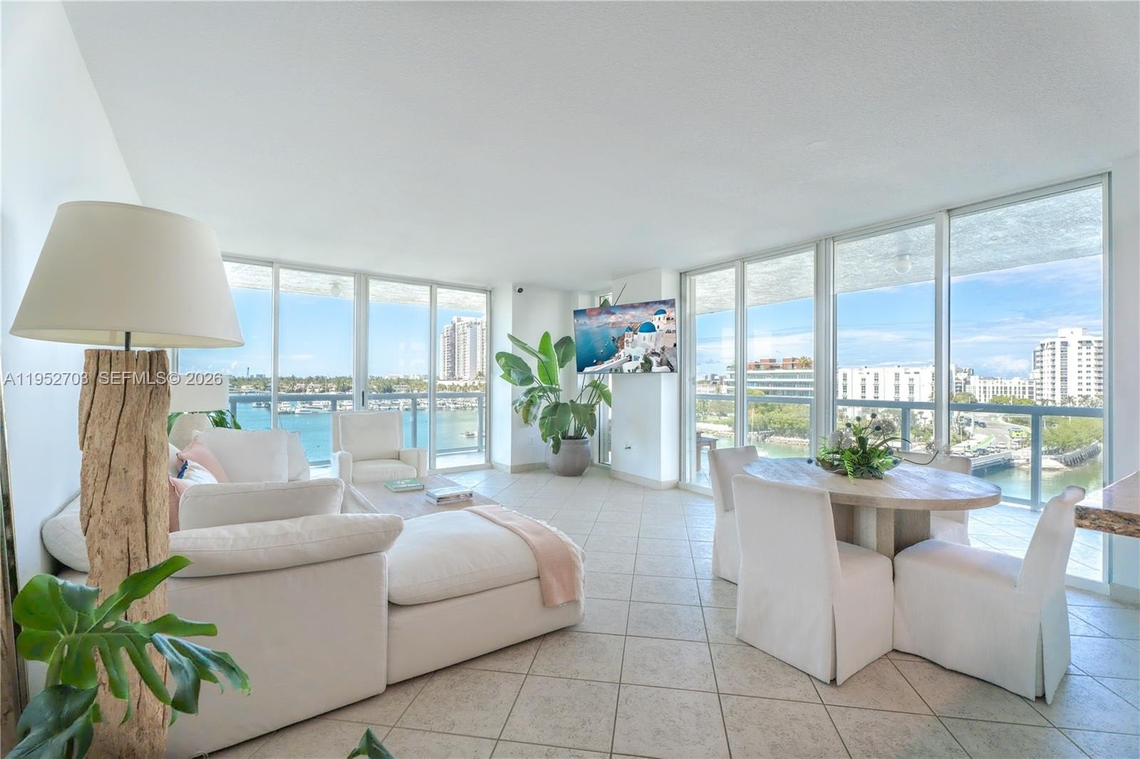 Condo 2BR 2BA - 10 Venetian Way, Miami Beach, FL