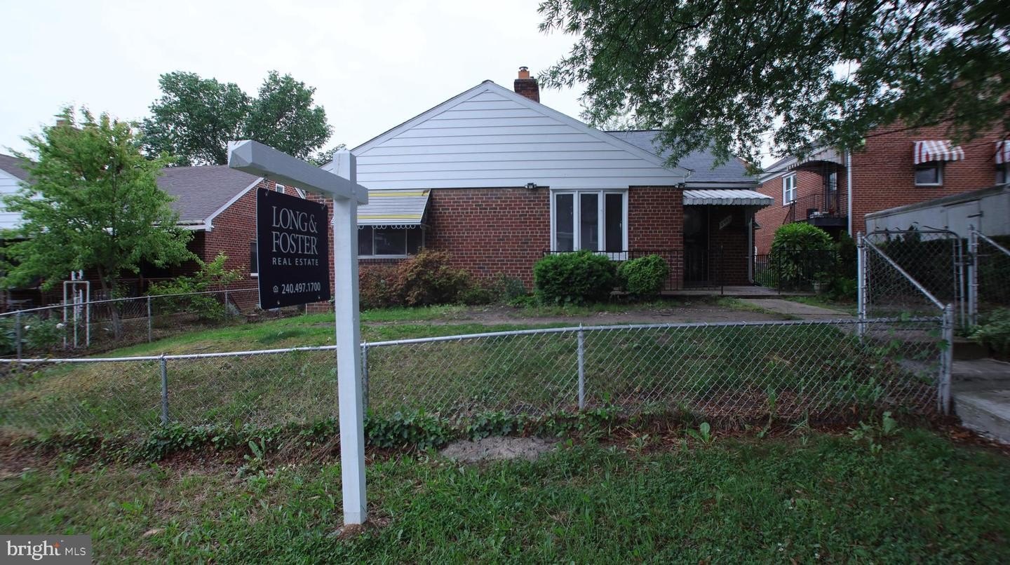 Single Family 4BR 2BA - 5407 SARGENT RD, HYATTSVILLE, MD