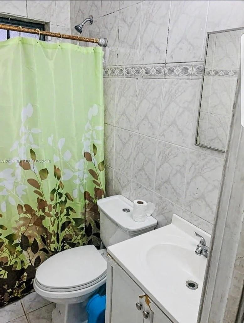 Single Family 2BR 2BA - 14411 NW 15th Dr, Miami, FL