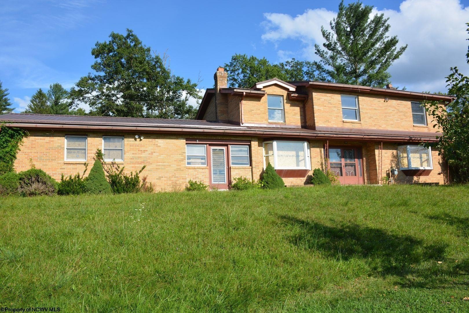 Single Family 4BR 4BA - 186 Kennedy Street, Elkins, WV