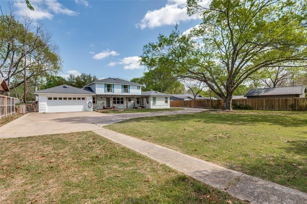 Single Family 4BR 3BA - 901 Bryson Street, Waxahachie, TX