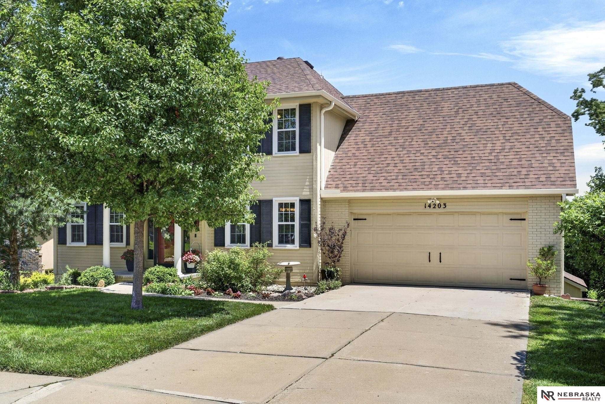 Single Family 4BR 4BA - 14203 S 34th Street, Bellevue, NE