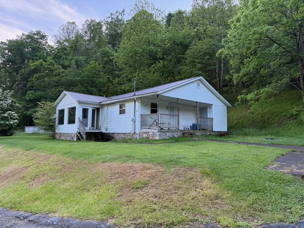 Single Family 3BR 2BA - 1267 Vinson, Williamson, WV