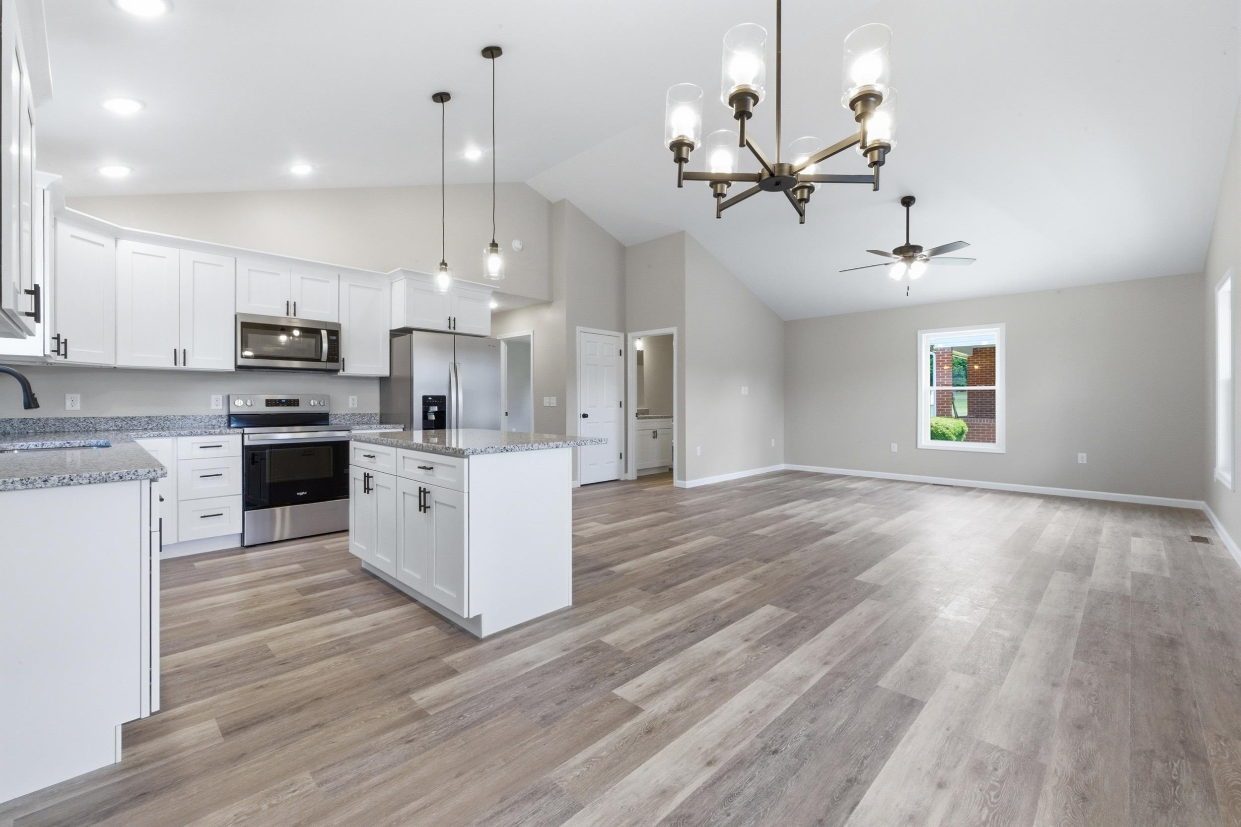 Single Family 3BR 2BA - 342 W FAIRFAX AVE, ELKTON, VA