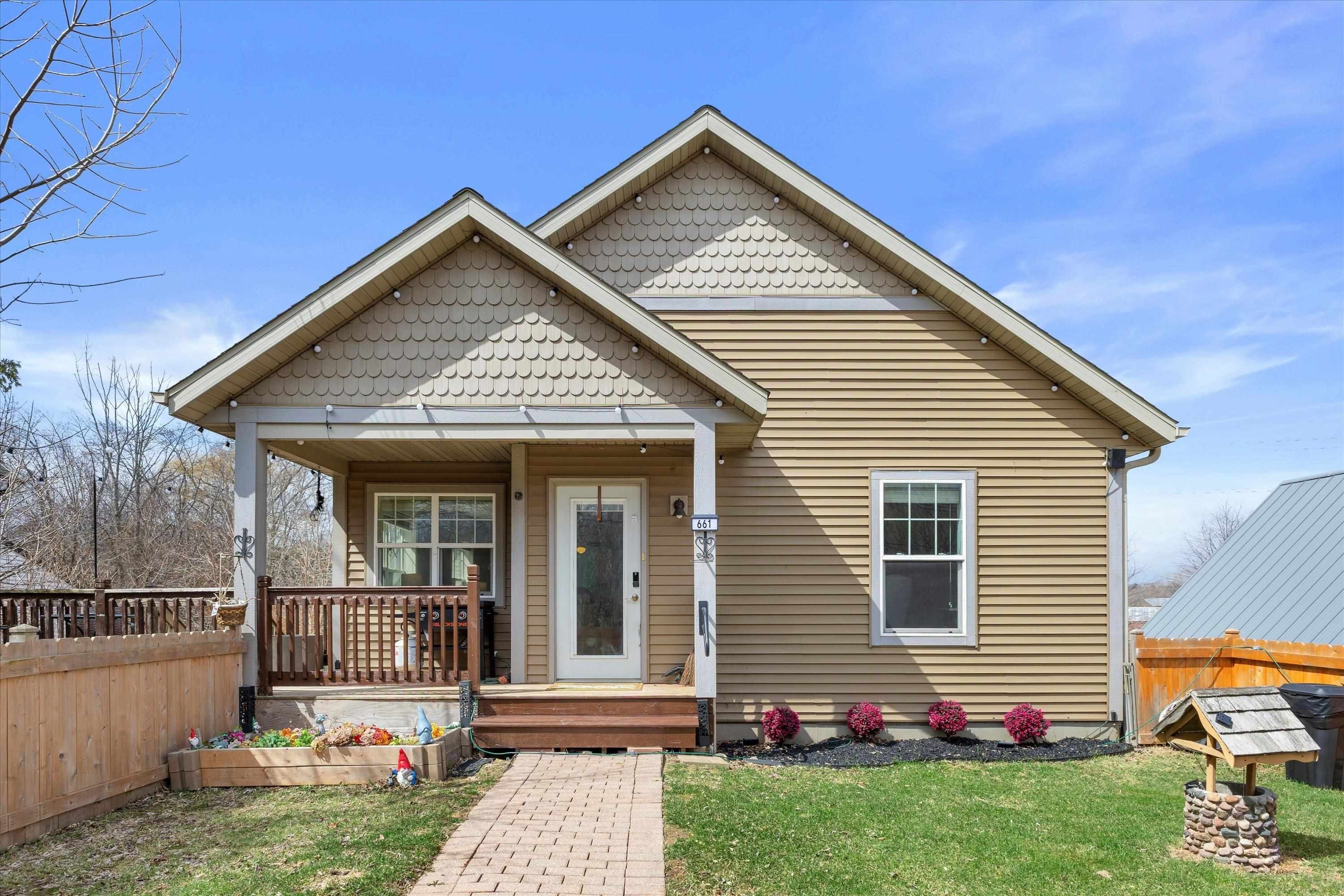 Single Family 4BR 3BA - 661/663 S Division Street, Port Washington, WI