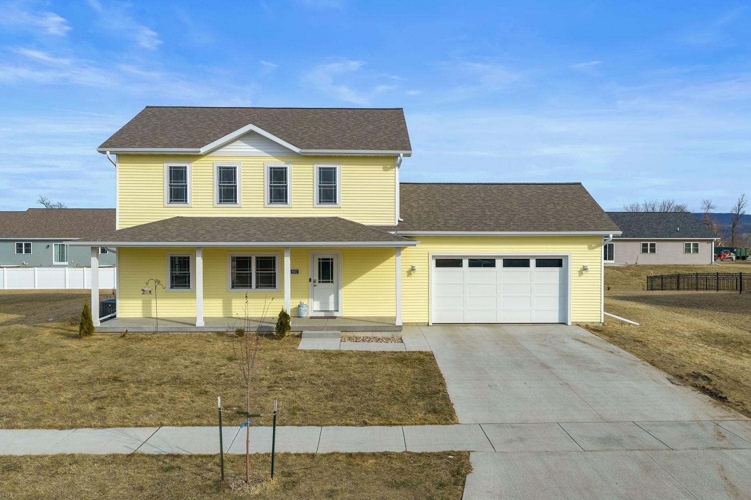 Single Family 3BR 3BA - 602 Eisenhower Street, Baraboo, WI