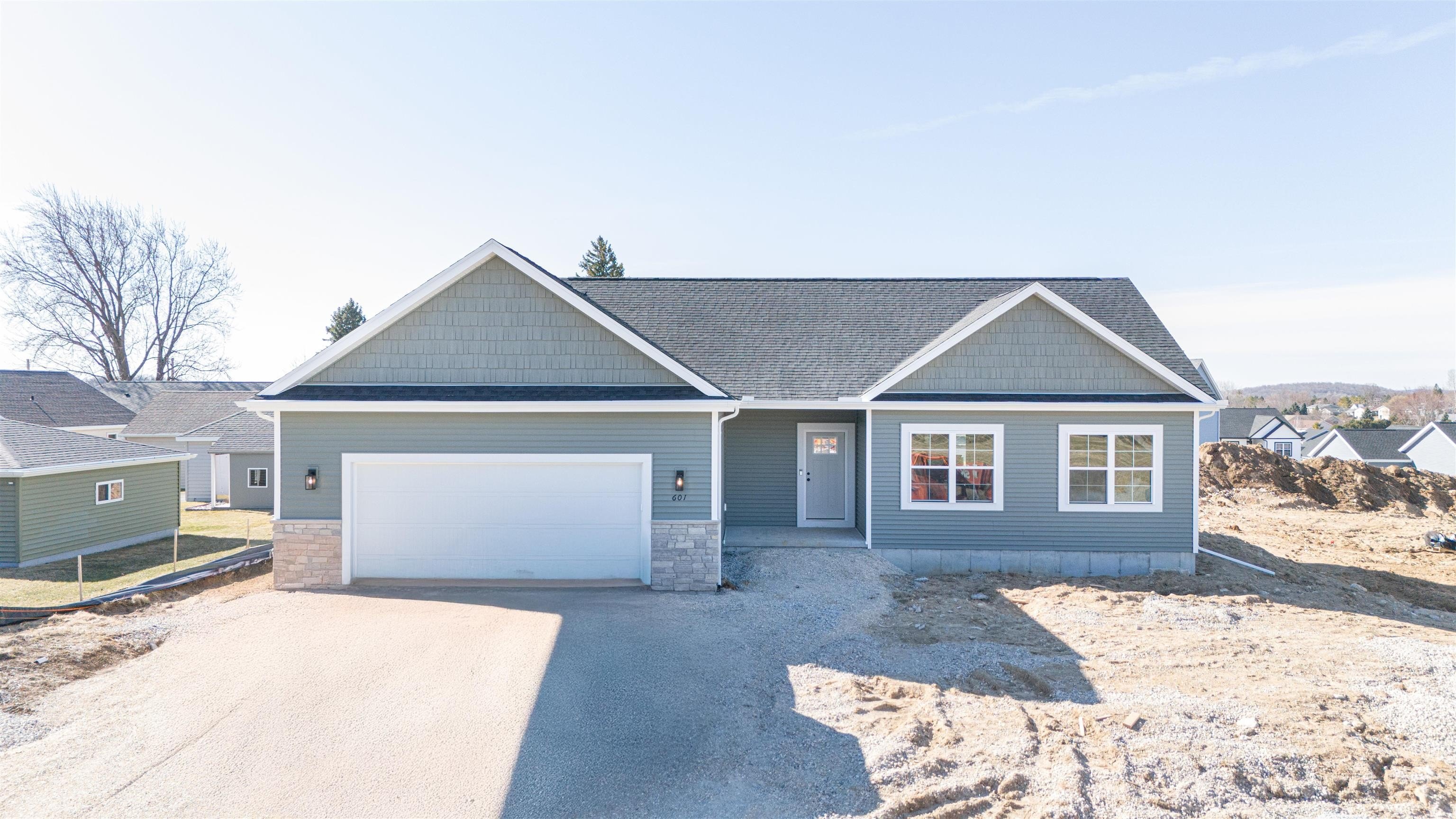 Single Family 3BR 2BA - 336 Sandmar Drive, Ripon, WI